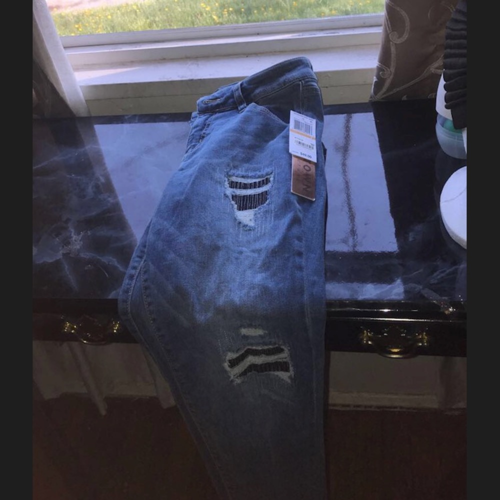 Stretchy yet sexy jeans